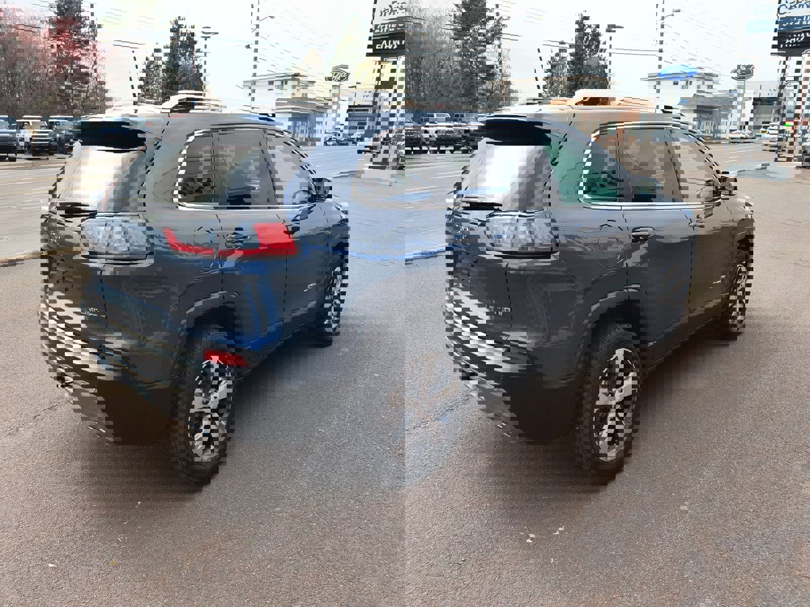 Used 2019 Jeep Cherokee Limited w/ Trailer Tow Group image 8