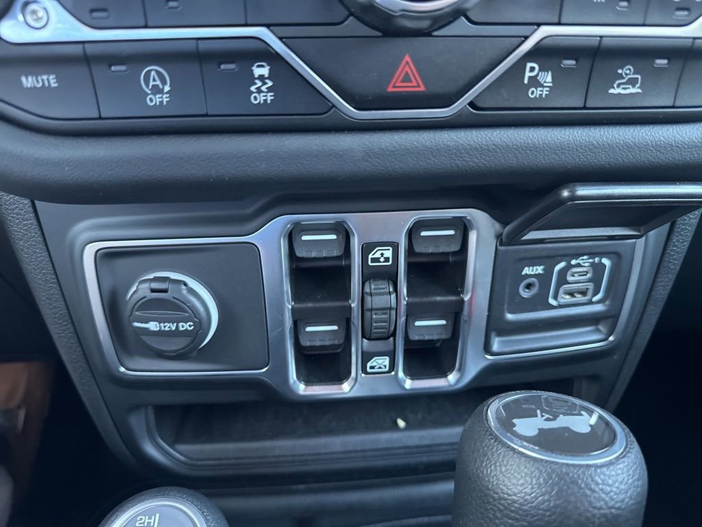 Used 2024 Jeep Wrangler Sahara w/ Safety Group image 15