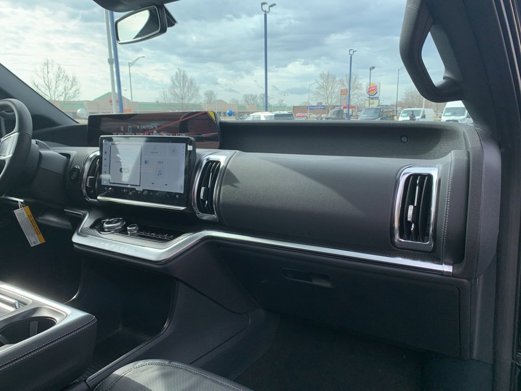 New 2026 Ford Expedition Max Platinum w/ Stealth Appearance Package image 19