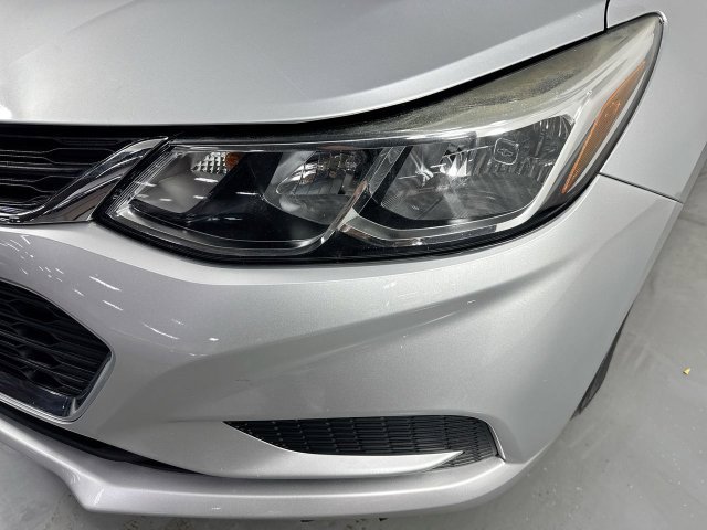 Used 2018 Chevrolet Cruze LS FWD image 25