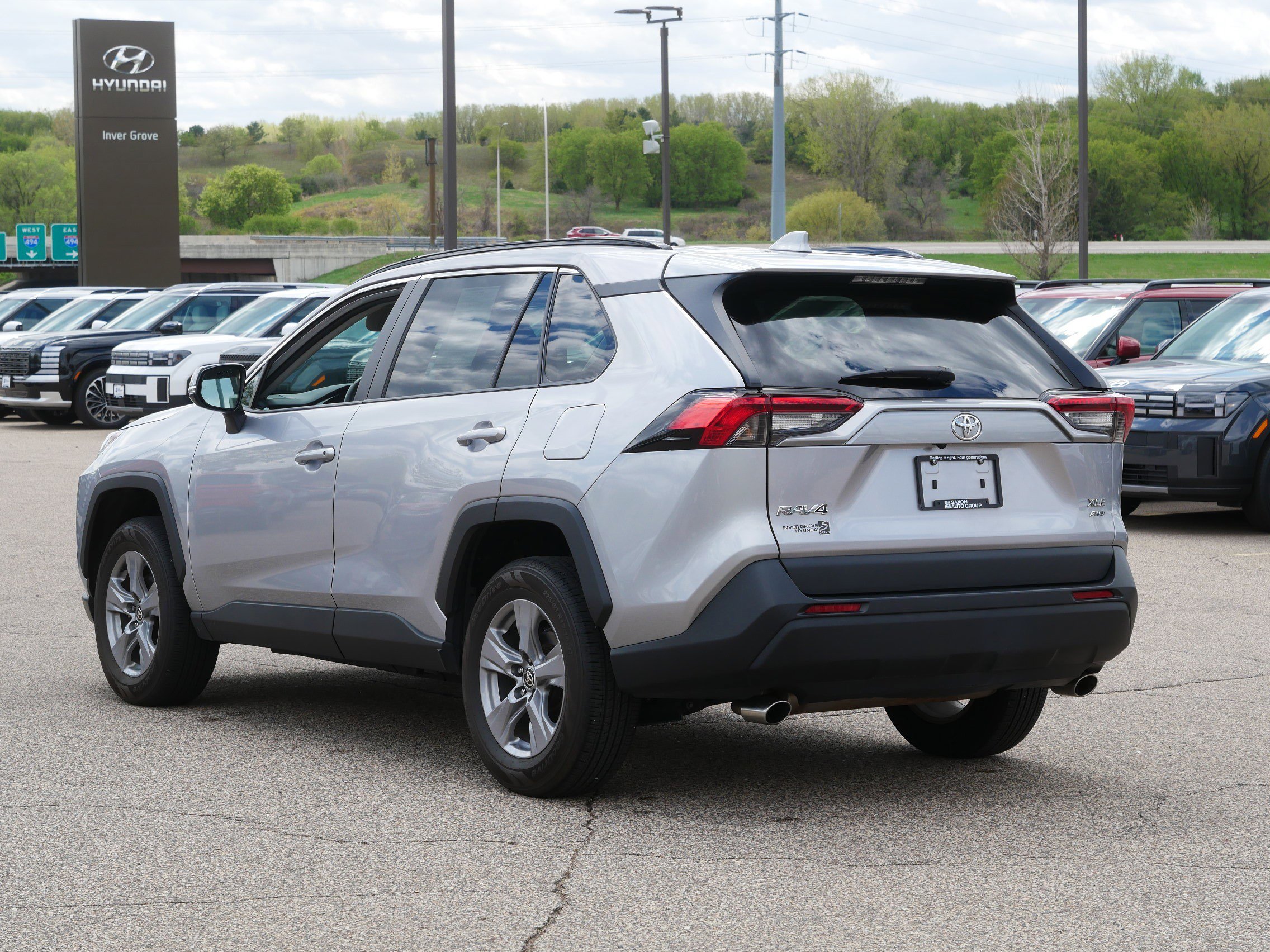Used 2022 Toyota RAV4 XLE w/ Convenience Package AWD/4WD image 8