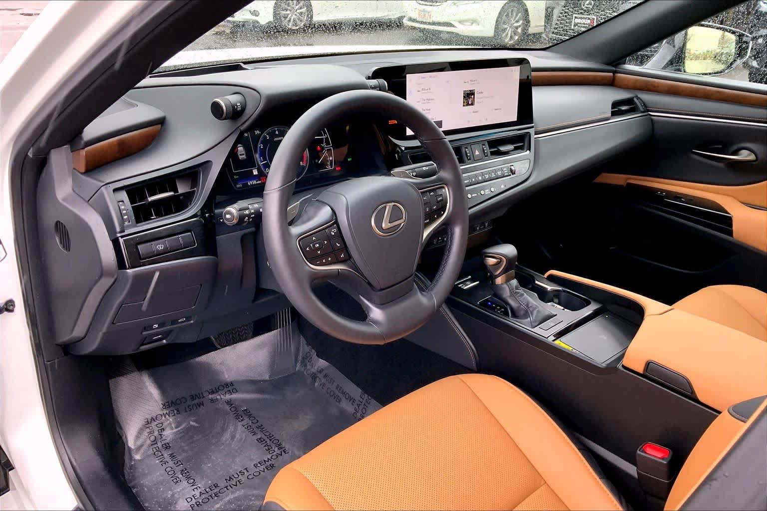Certified 2025 Lexus ES 350 w/ Premium Package image 18