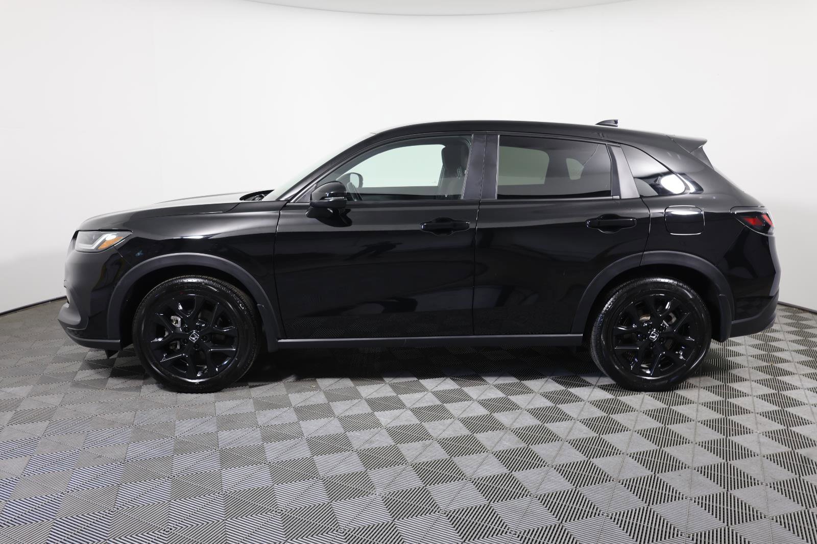 Used 2025 Honda HR-V Sport image 8