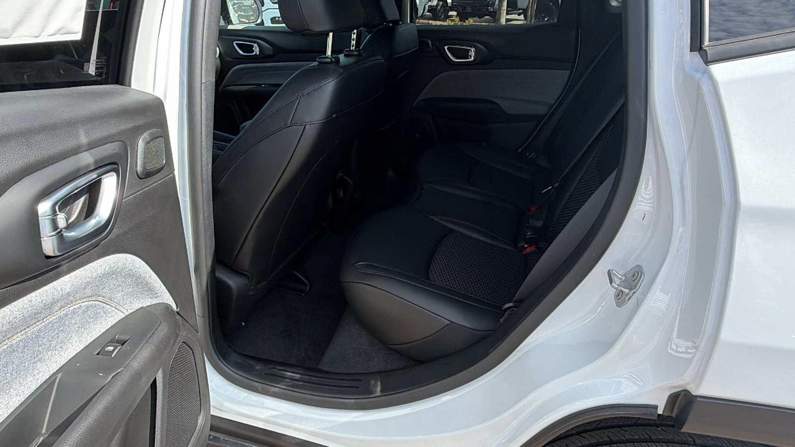 New 2026 Jeep Compass Latitude AWD/4WD image 19