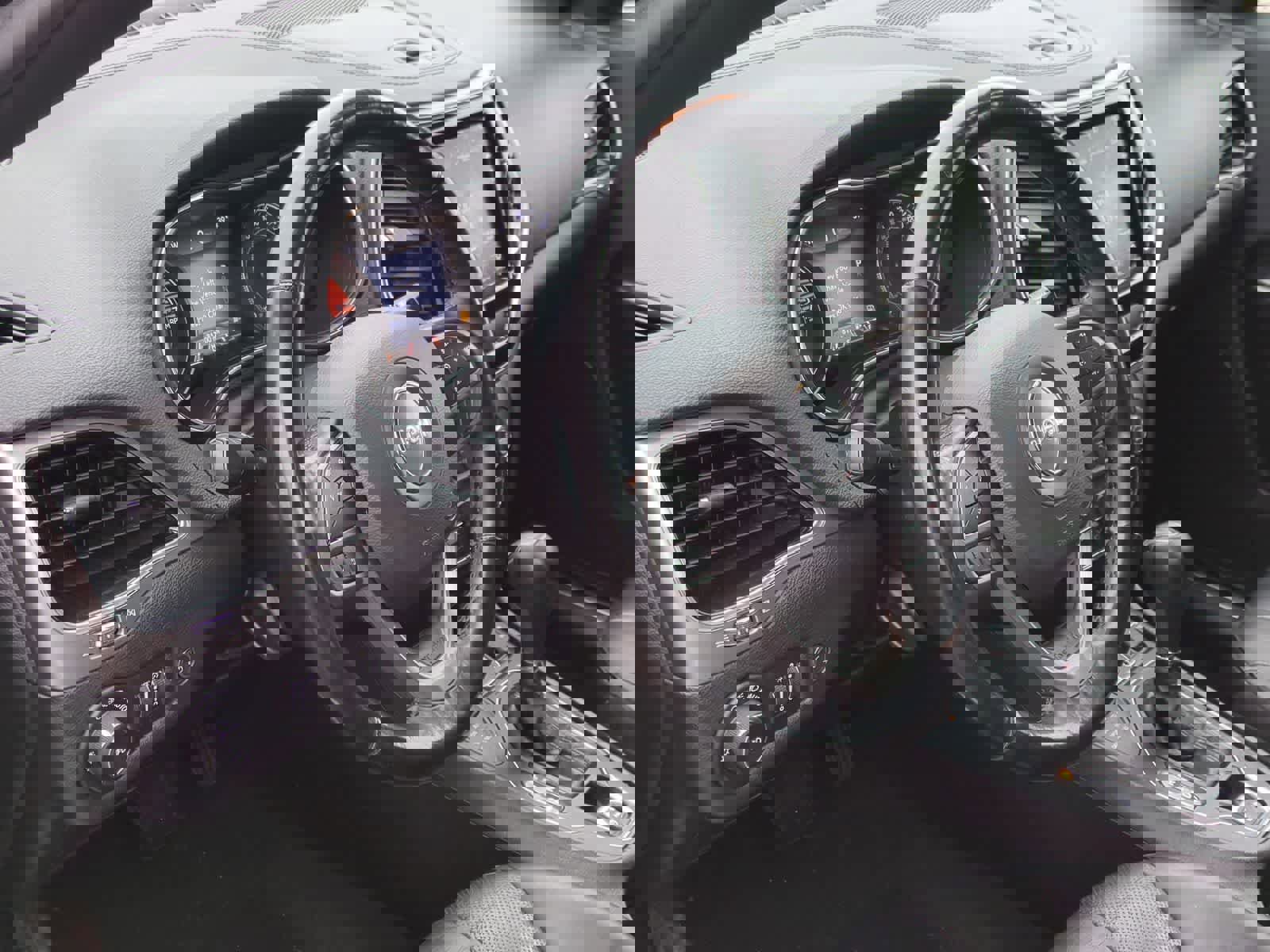 Used 2020 Jeep Cherokee High Altitude image 10