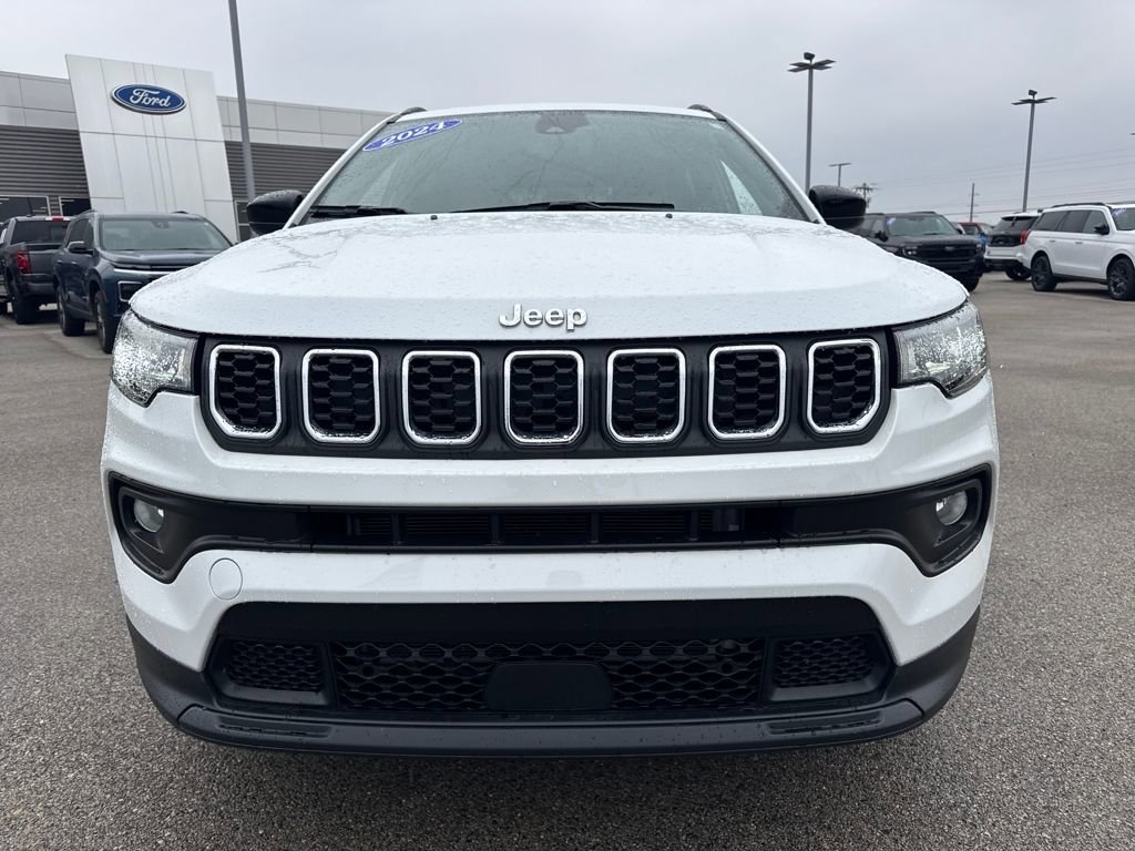 Used 2024 Jeep Compass Latitude image 10