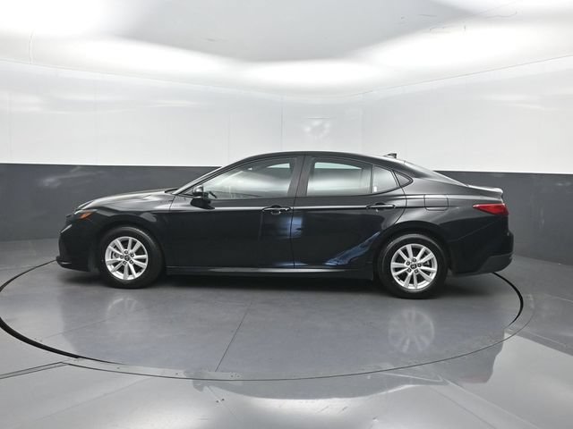 Used 2025 Toyota Camry LE FWD image 2