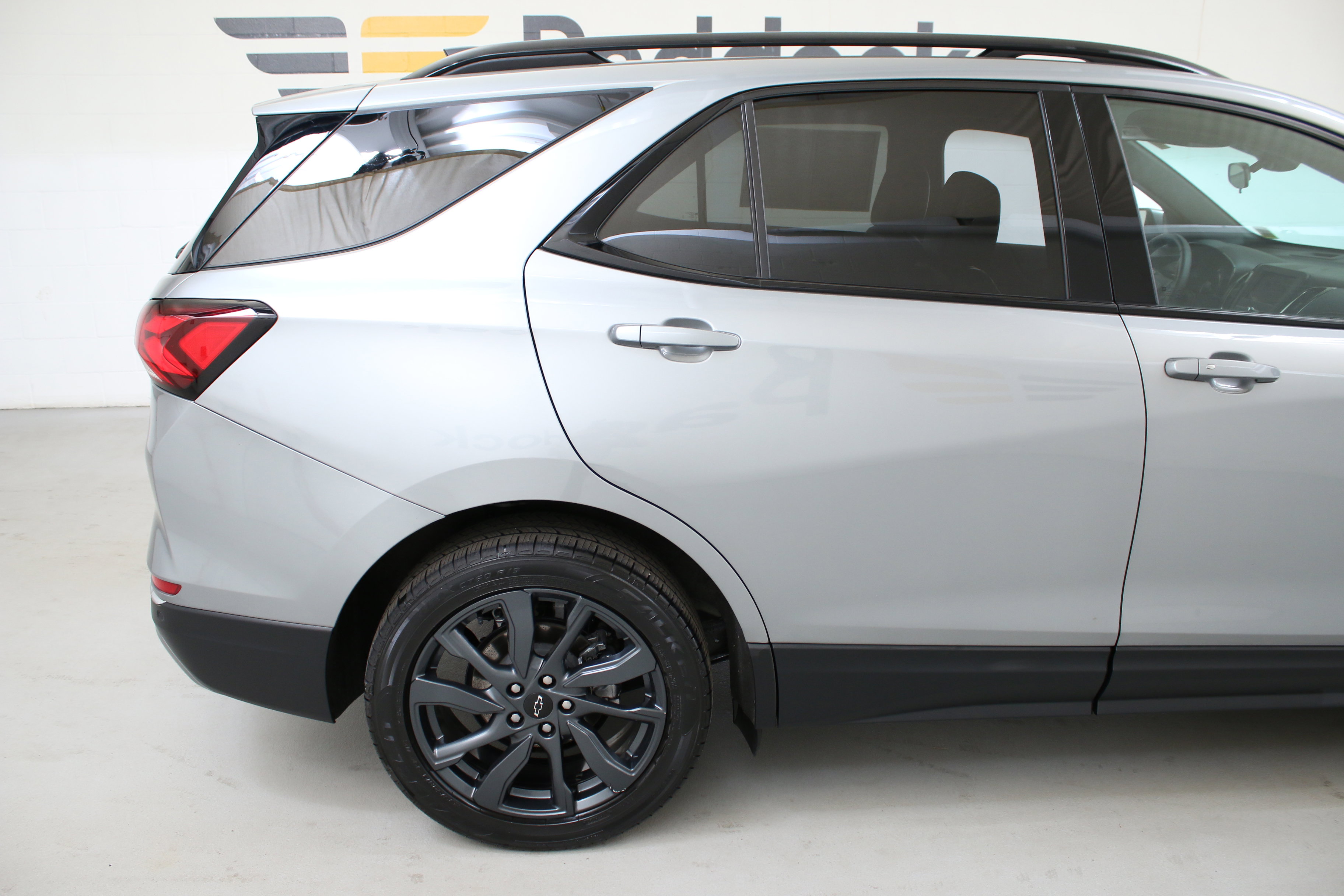Used 2023 Chevrolet Equinox RS AWD/4WD image 10