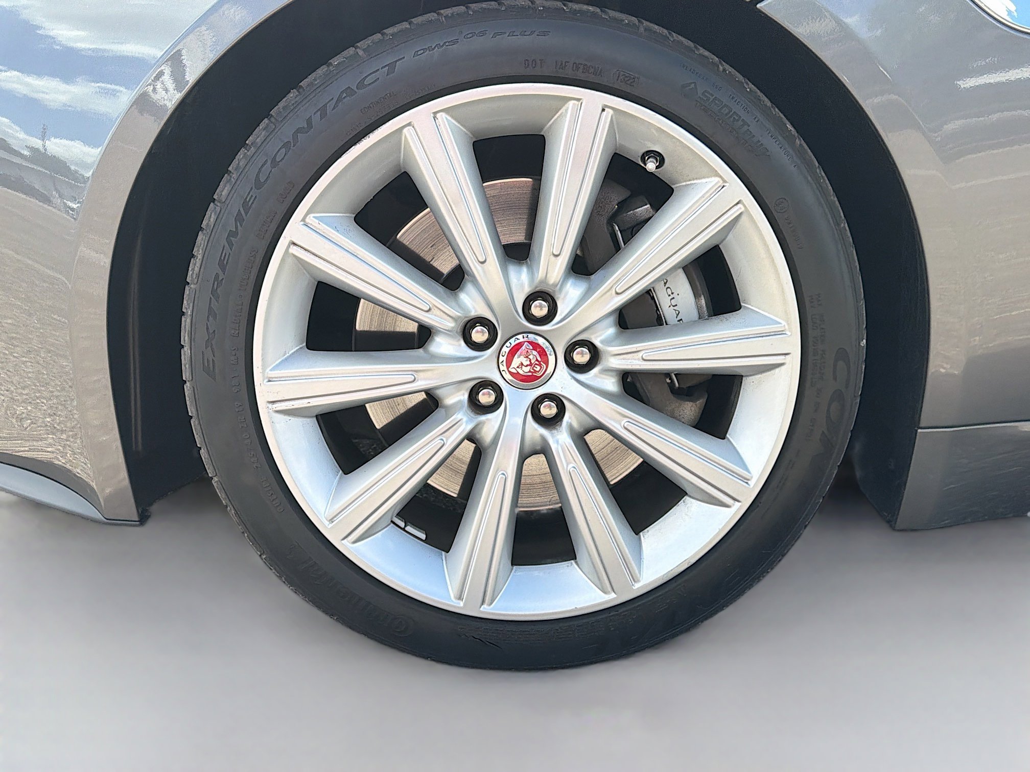 Used 2017 Jaguar F-TYPE Coupe image 38