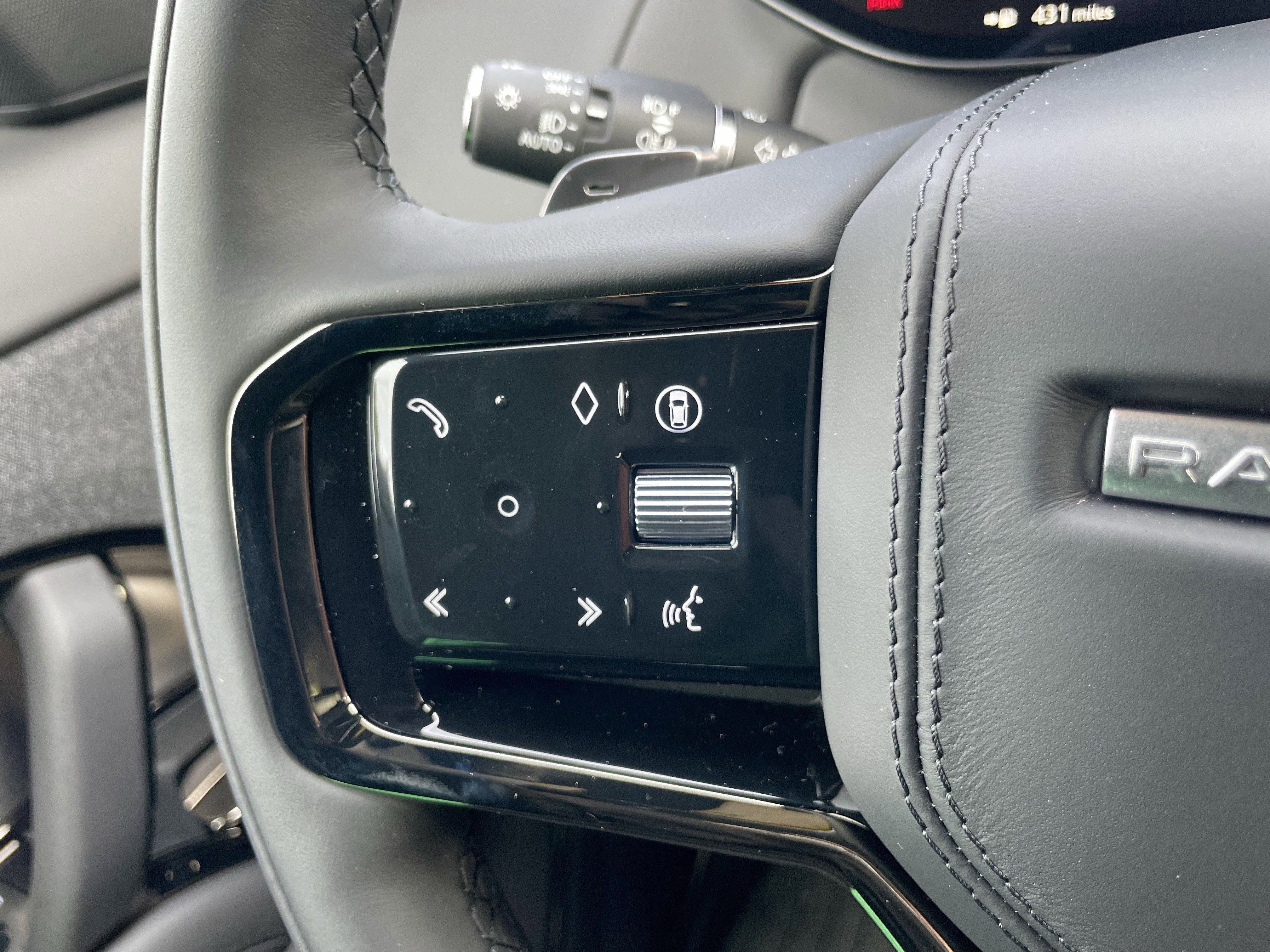 New 2025 Land Rover Range Rover Sport Dynamic SE image 23