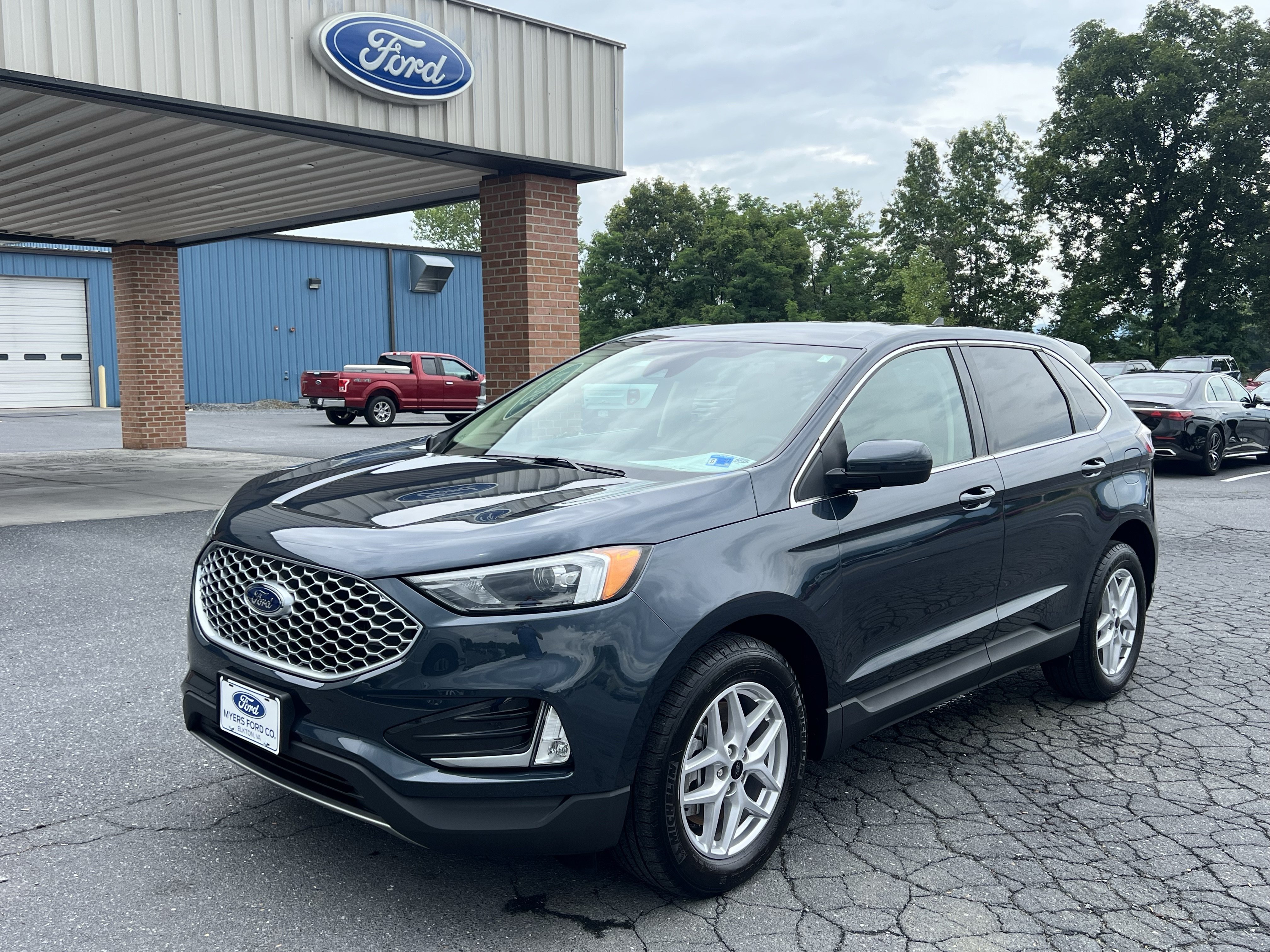 Used 2024 Ford Edge SEL w/ Convenience Package AWD/4WD image 2
