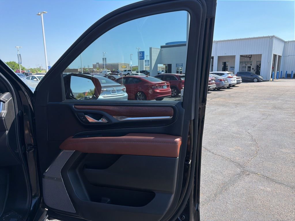 Used 2023 GMC Yukon XL Denali Ultimate image 36