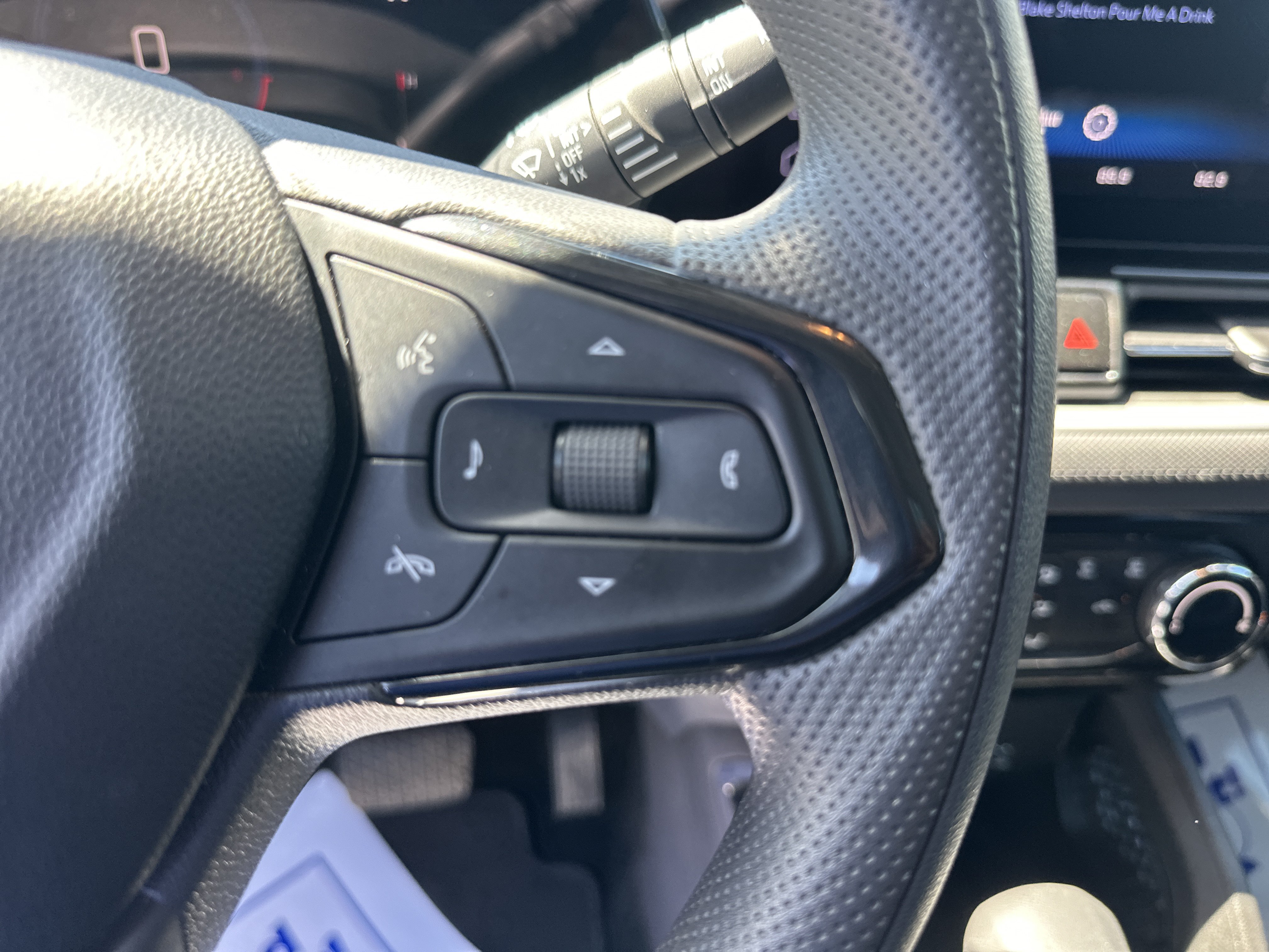 Used 2025 Chevrolet TrailBlazer LT FWD image 14