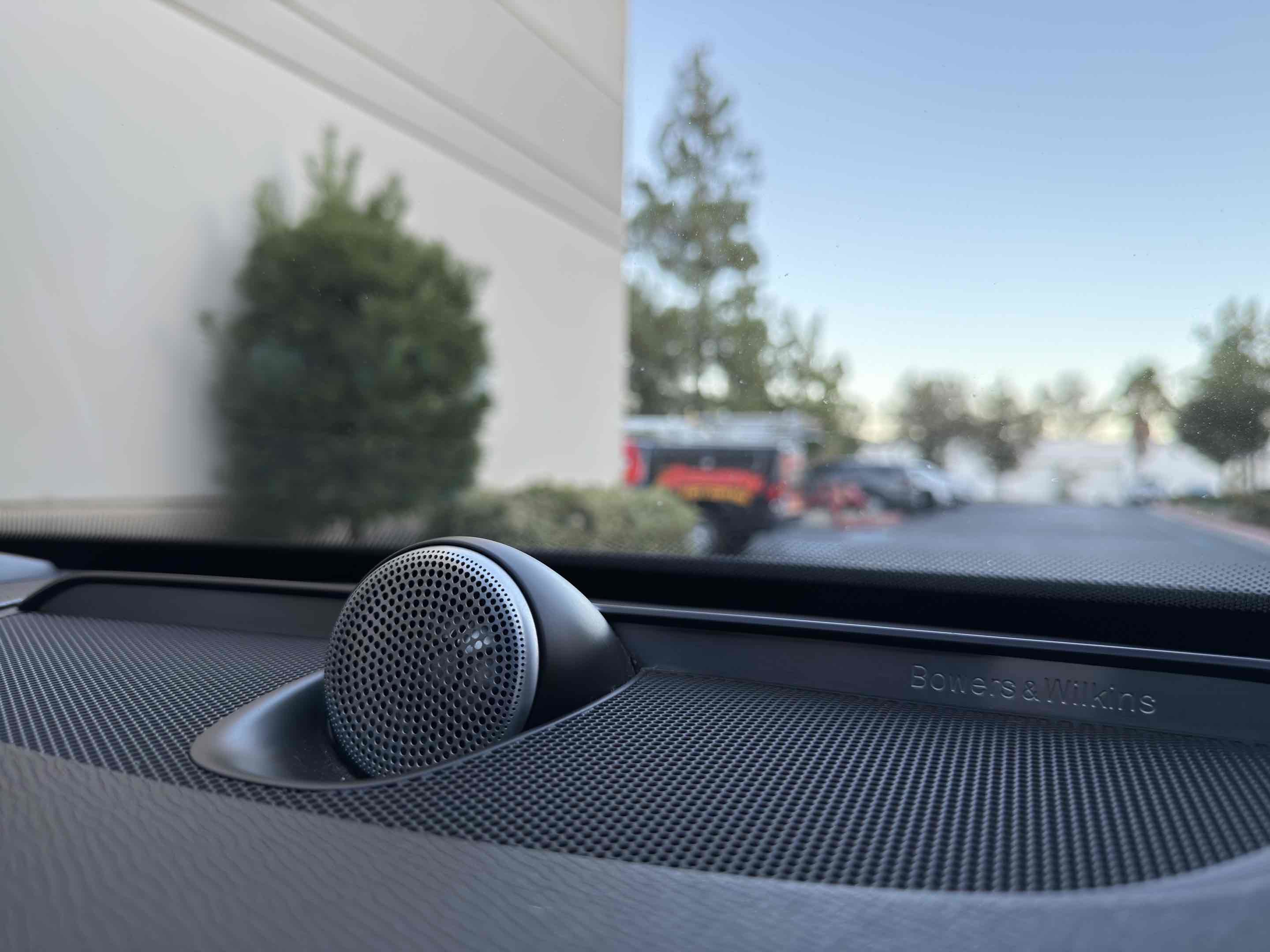 Used 2016 Volvo XC90 T6 R-Design w/ Vision Package image 64