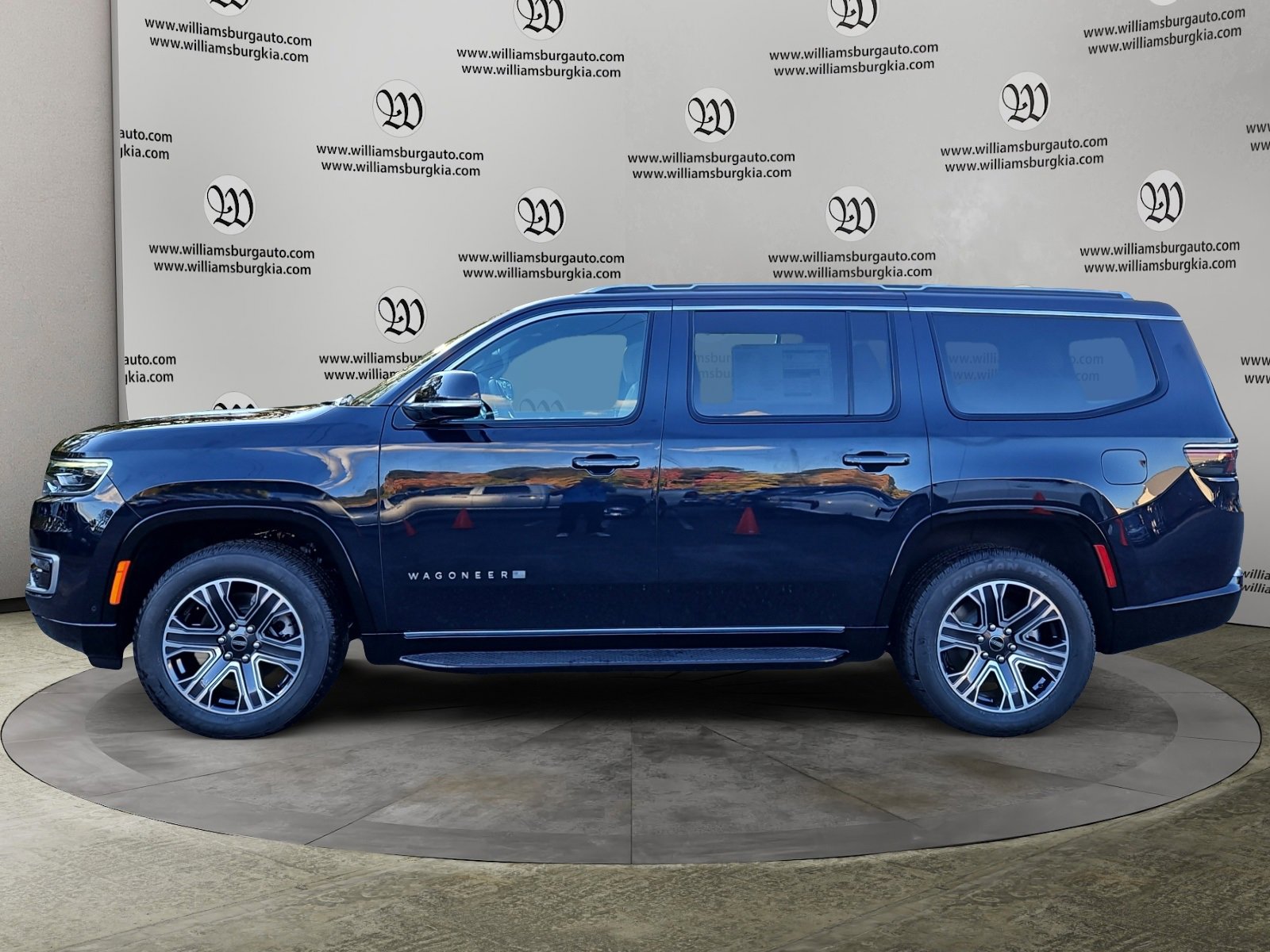 New 2025 Jeep Wagoneer 4WD image 2