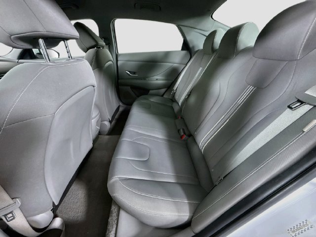 Used 2024 Hyundai Elantra SEL FWD image 23