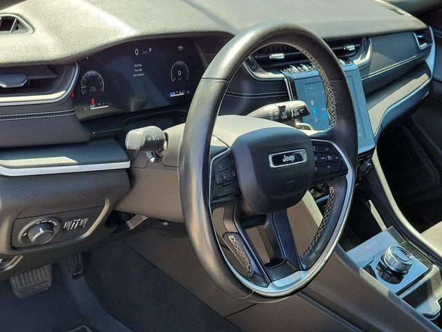 Used 2024 Jeep Grand Cherokee Altitude AWD/4WD image 7