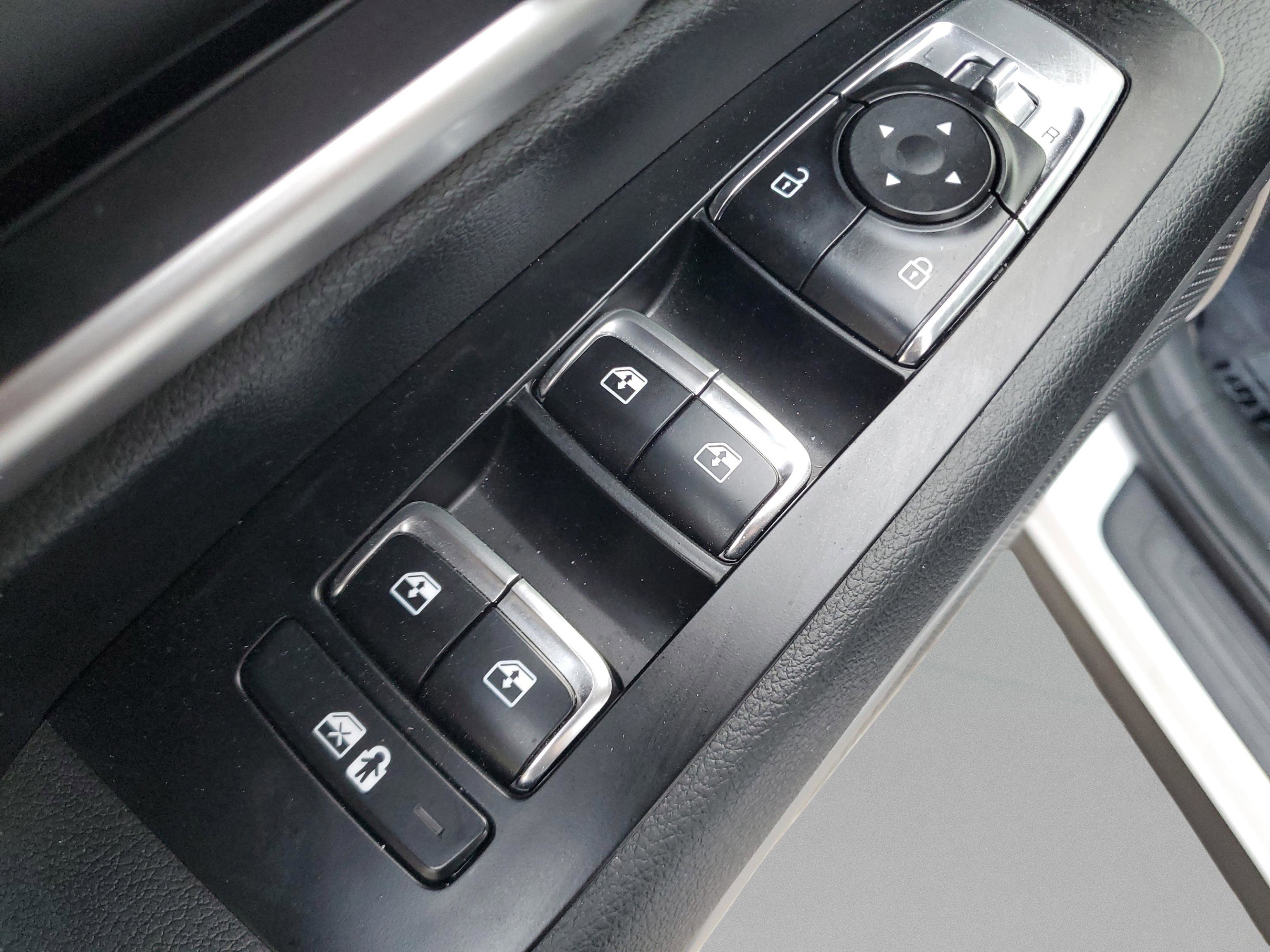 Certified 2025 Kia Telluride S image 18