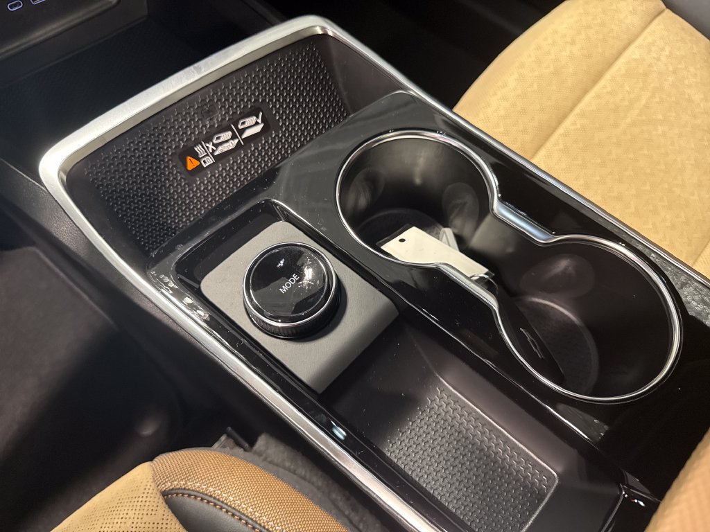 New 2026 Chevrolet Equinox ACTIV w/ Convenience Package III FWD image 19