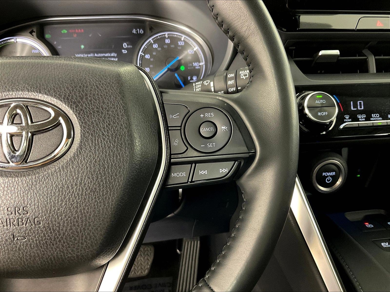 Used 2023 Toyota Venza LE AWD/4WD image 12