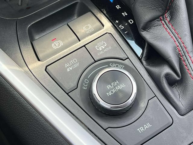 Used 2022 Toyota RAV4 SE w/ Weather & Moonroof Package AWD/4WD image 12