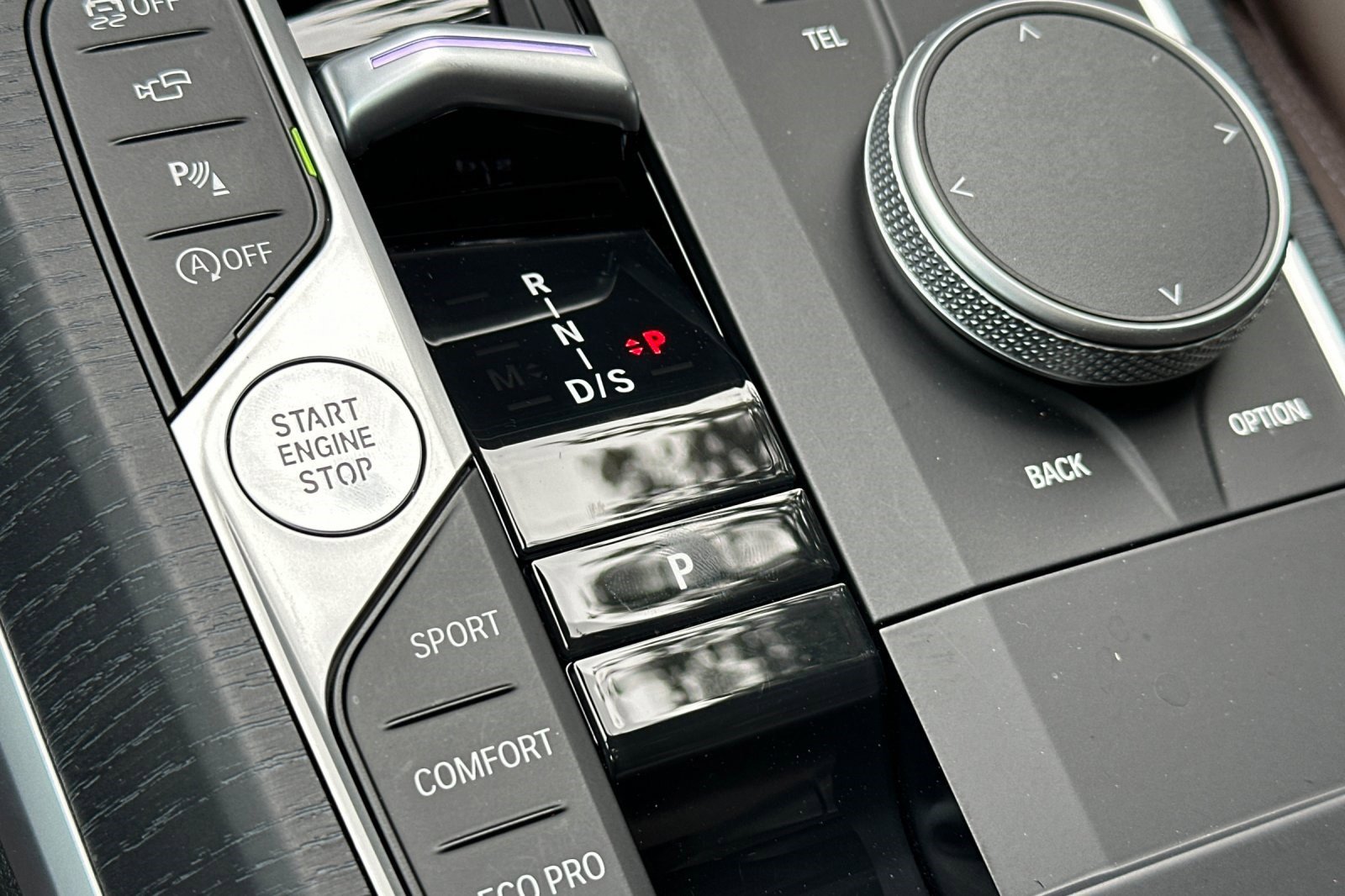 Used 2025 BMW 330i Sedan w/ Premium Package image 27