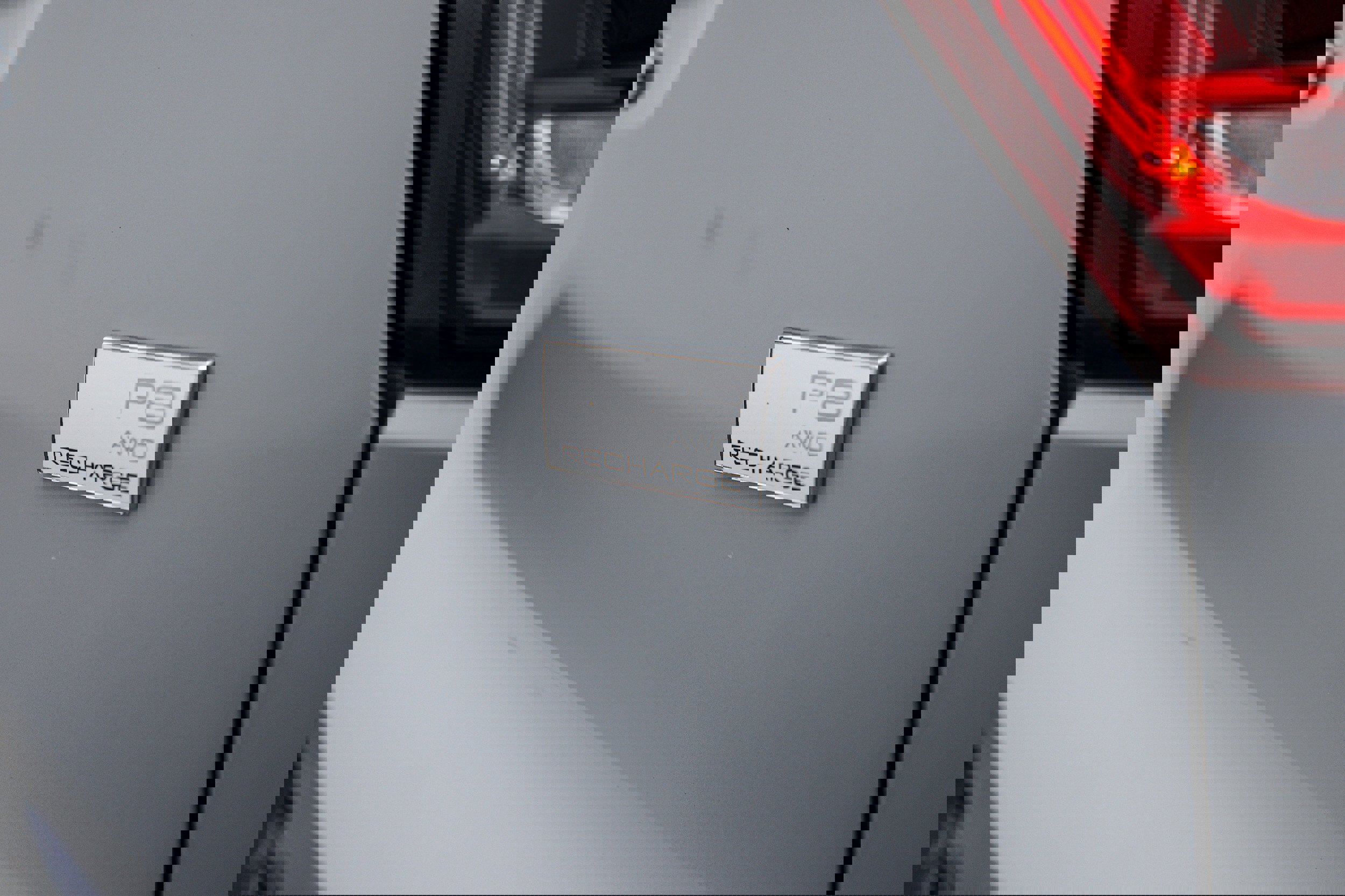 Used 2021 Volvo XC40 P8 Recharge image 25