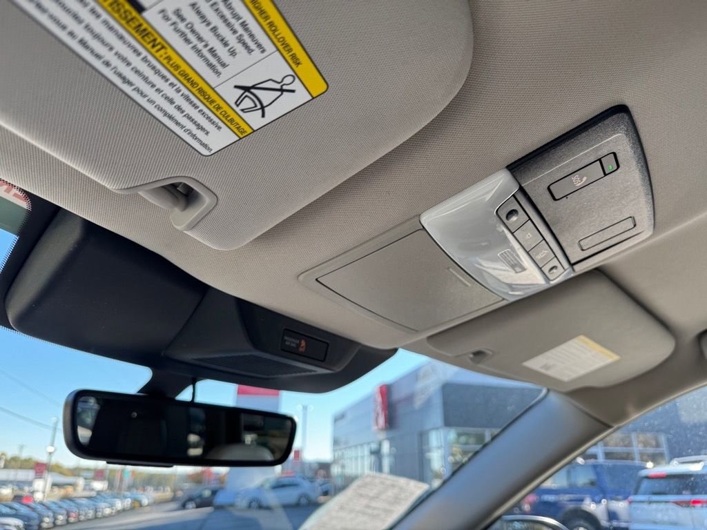 Certified 2025 Nissan Pathfinder SL image 25