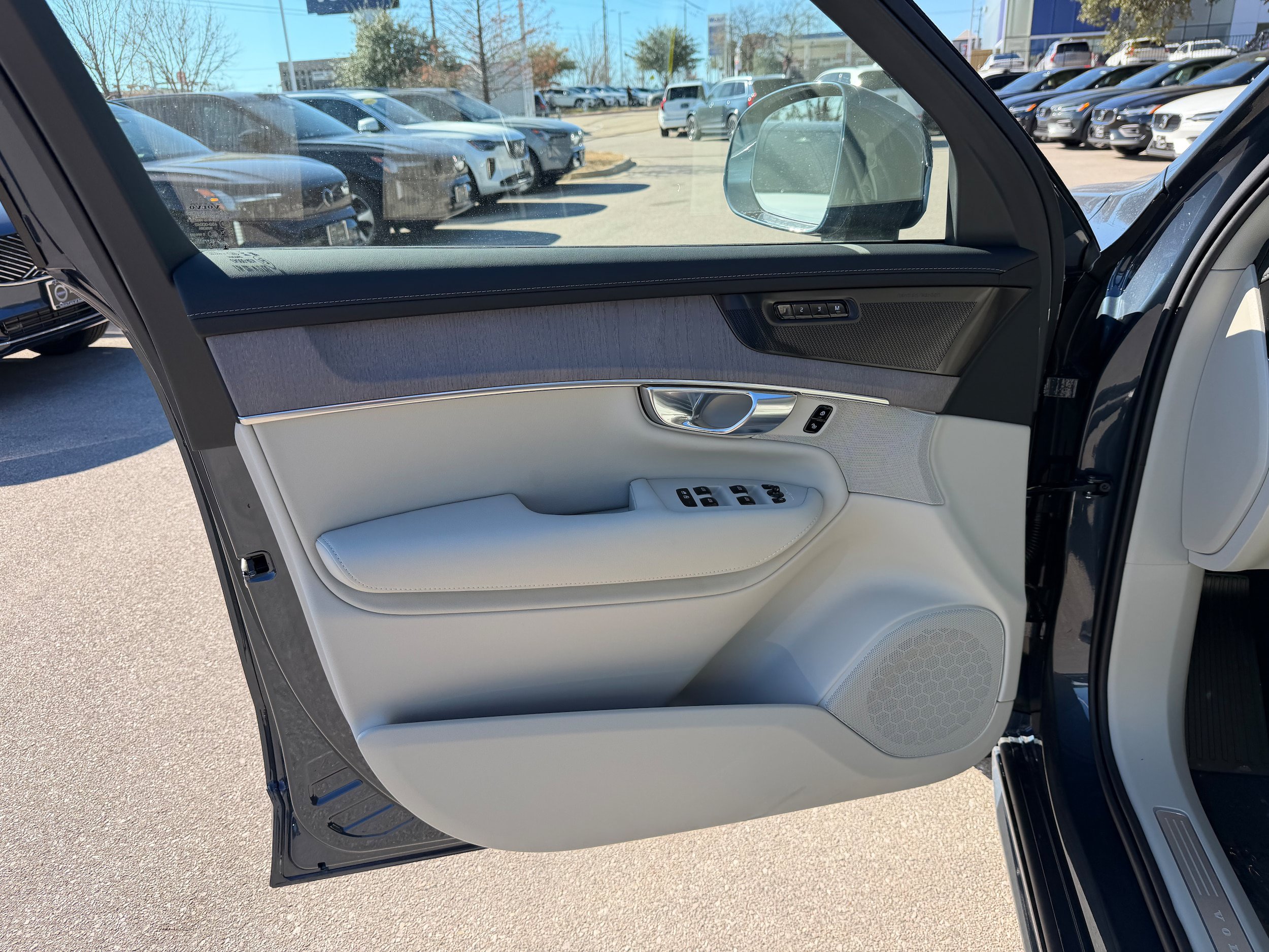 New 2026 Volvo XC90 B6 Ultra w/ Protection Package AWD/4WD image 18