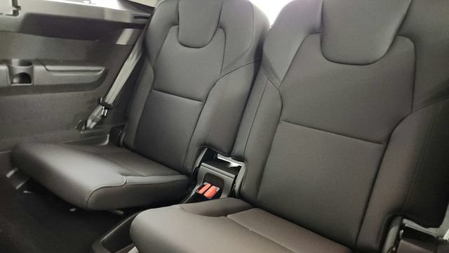 Certified 2025 Volvo XC90 B6 Core w/ Protection Package Premier AWD/4WD image 32