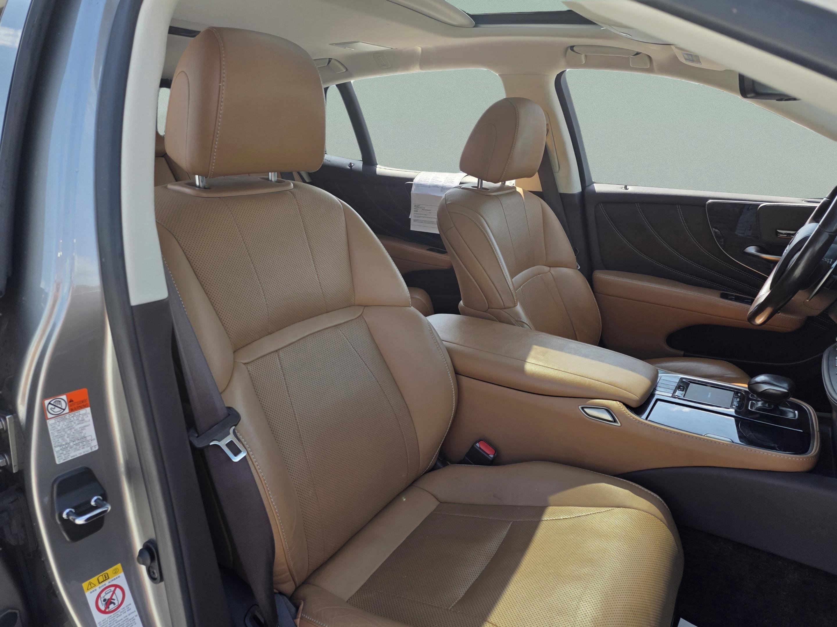 Used 2018 Lexus LS 500 w/ Accessory Package (Z2) image 34