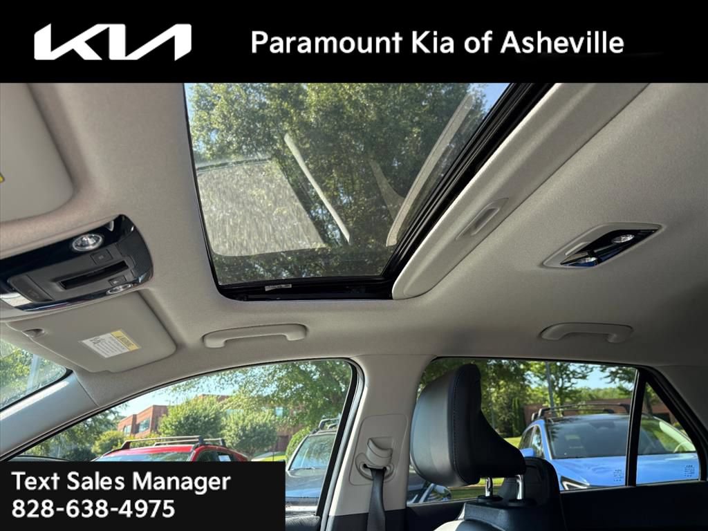 Certified 2025 Kia Niro EX Touring FWD image 13