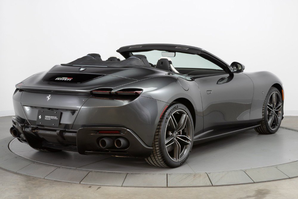 Used 2024 Ferrari Roma Spider image 7