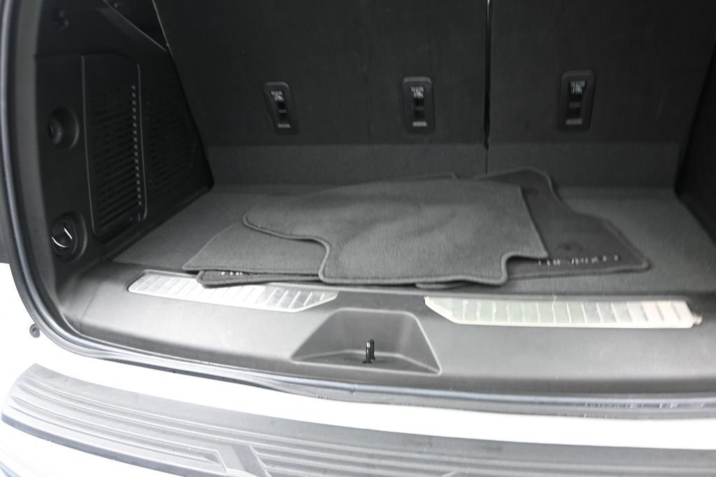 Used 2023 Chevrolet Tahoe High Country RWD image 13