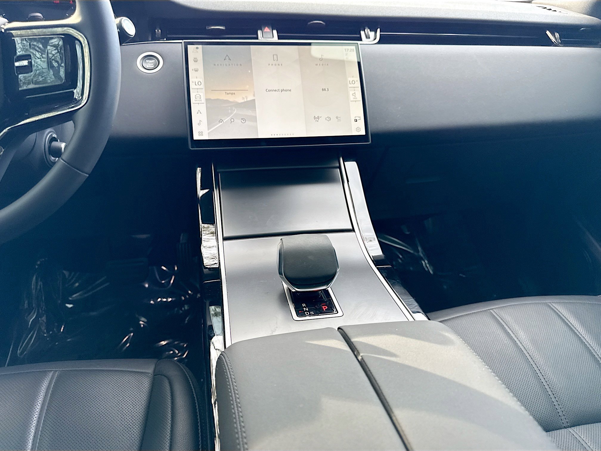 Used 2026 Land Rover Range Rover Evoque S image 18