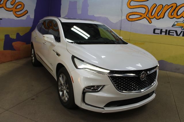 Used 2022 Buick Enclave Avenir w/ Avenir Technology Package AWD/4WD image 3