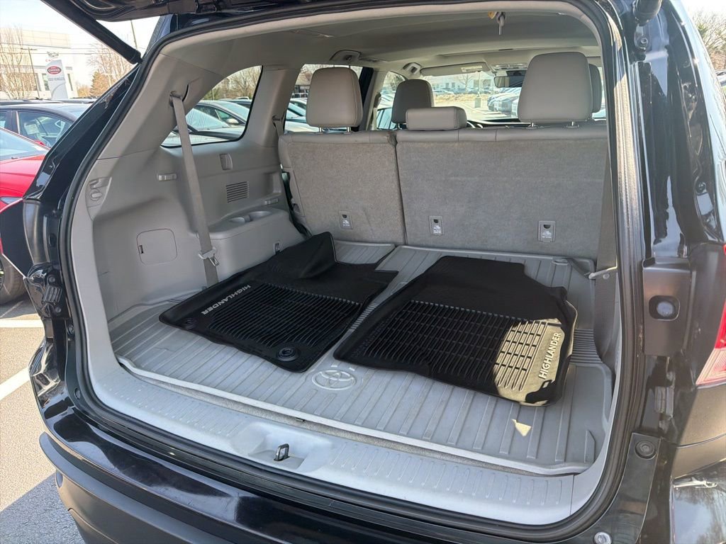 Certified 2018 Toyota Highlander XLE image 17