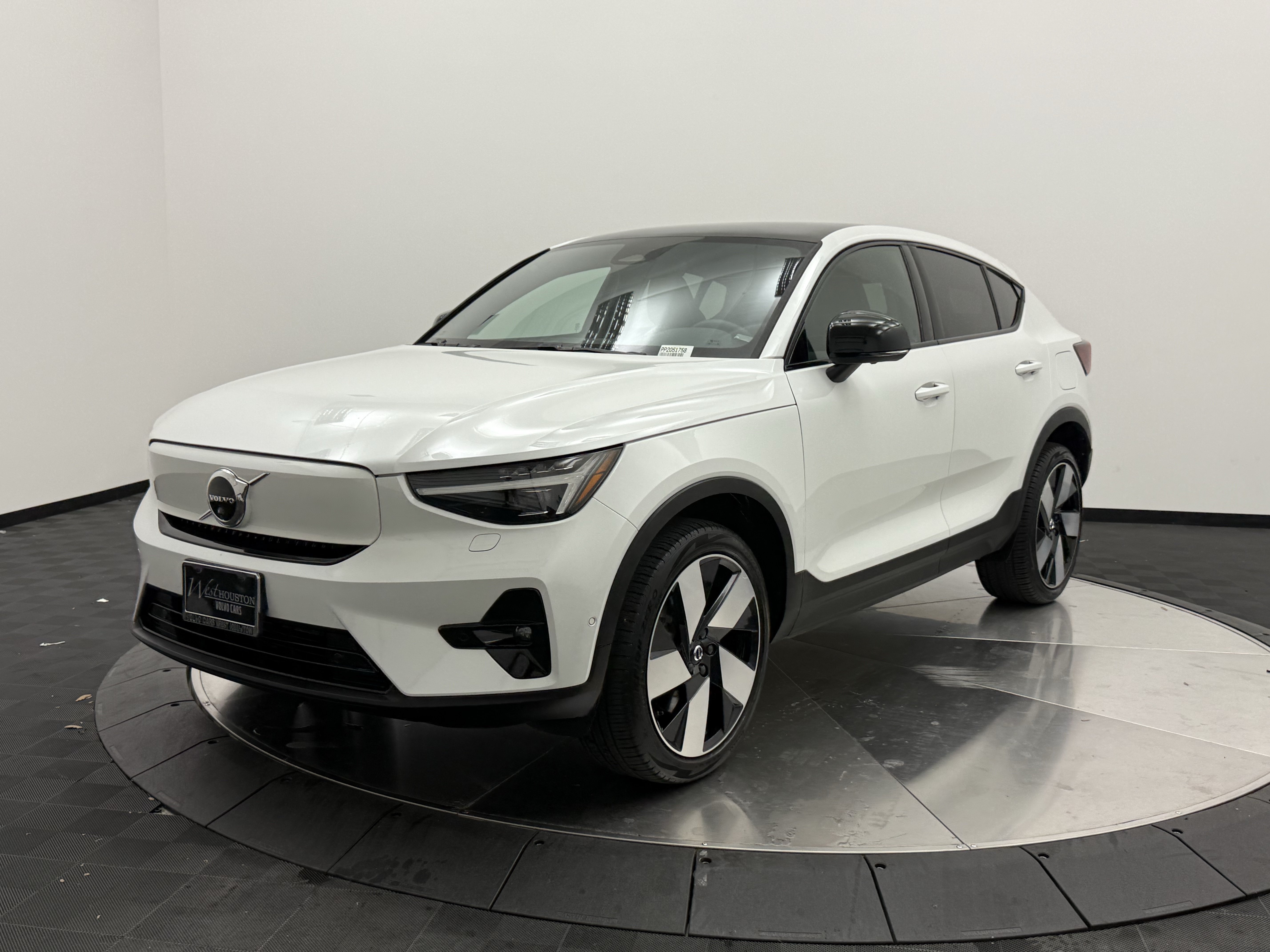 Certified 2023 Volvo C40 P8 Recharge Ultimate AWD/4WD image 3