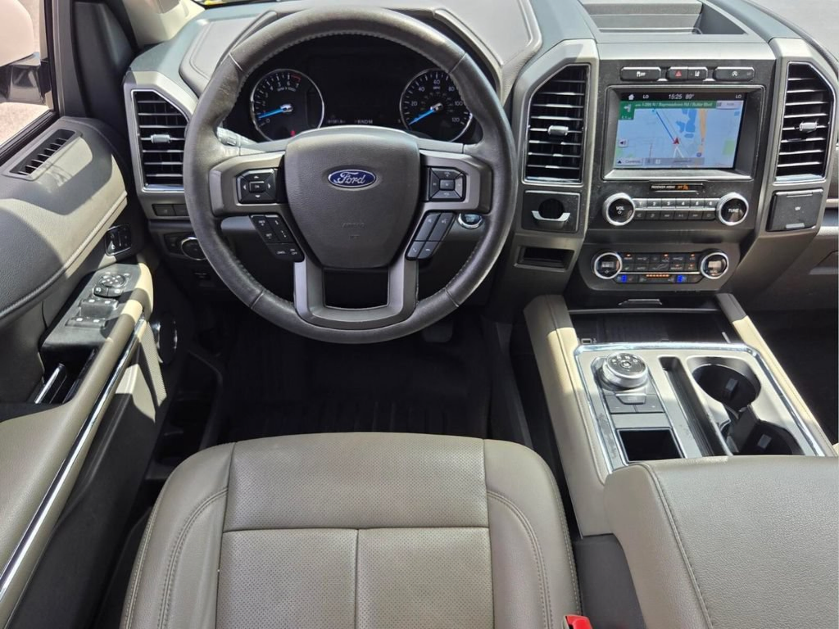 Used 2019 Ford Expedition XLT w/ Equipment Group 202A RWD image 13