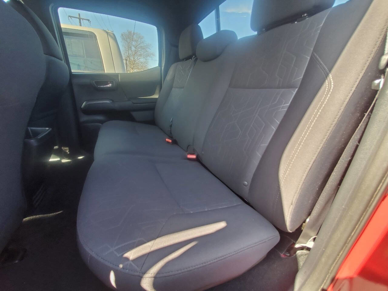 Used 2017 Toyota Tacoma TRD Sport w/ Exterior Package image 11