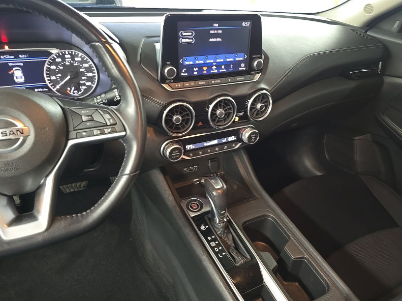 Used 2020 Nissan Sentra SV FWD image 7