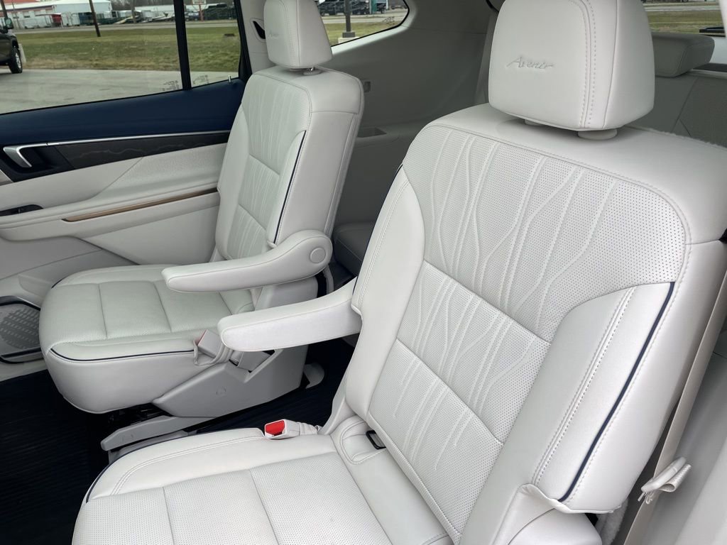 Used 2025 Buick Enclave Avenir w/ Super Cruise Package image 29
