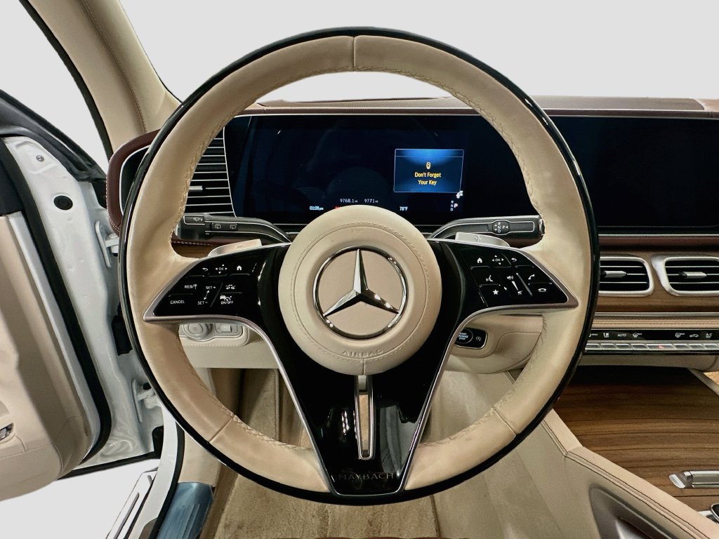 Used 2025 Mercedes-Benz Maybach GLS 600 4MATIC image 12
