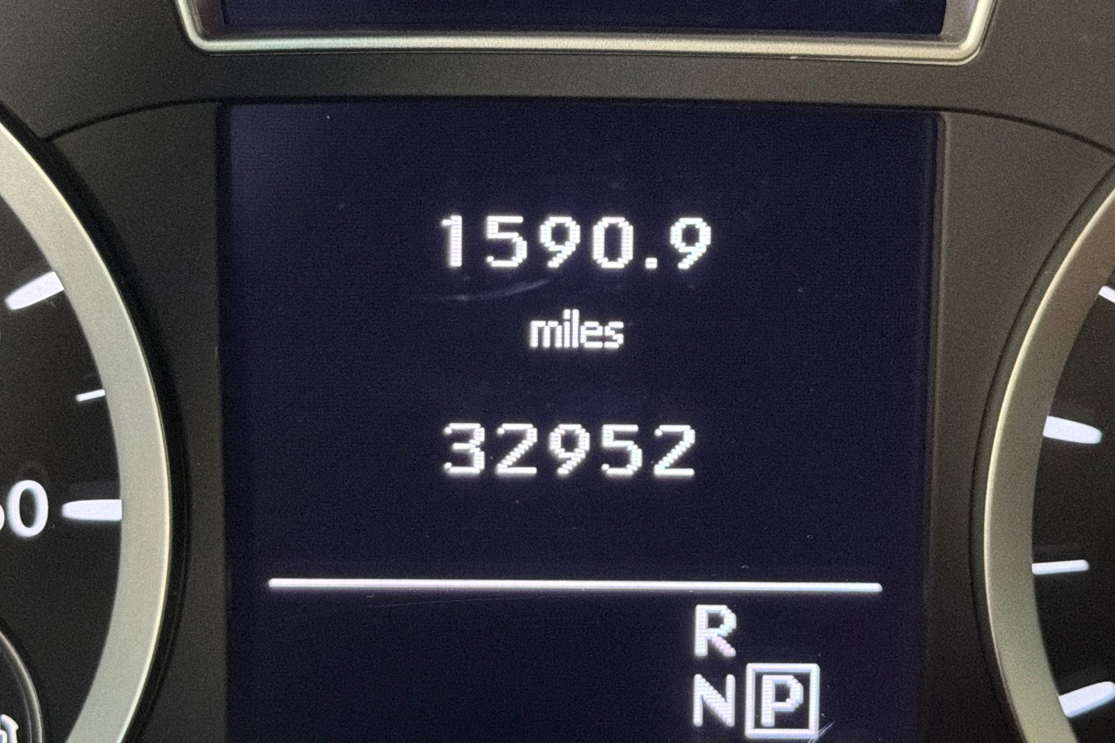 Used 2018 INFINITI QX30 AWD w/ Cargo Package image 24
