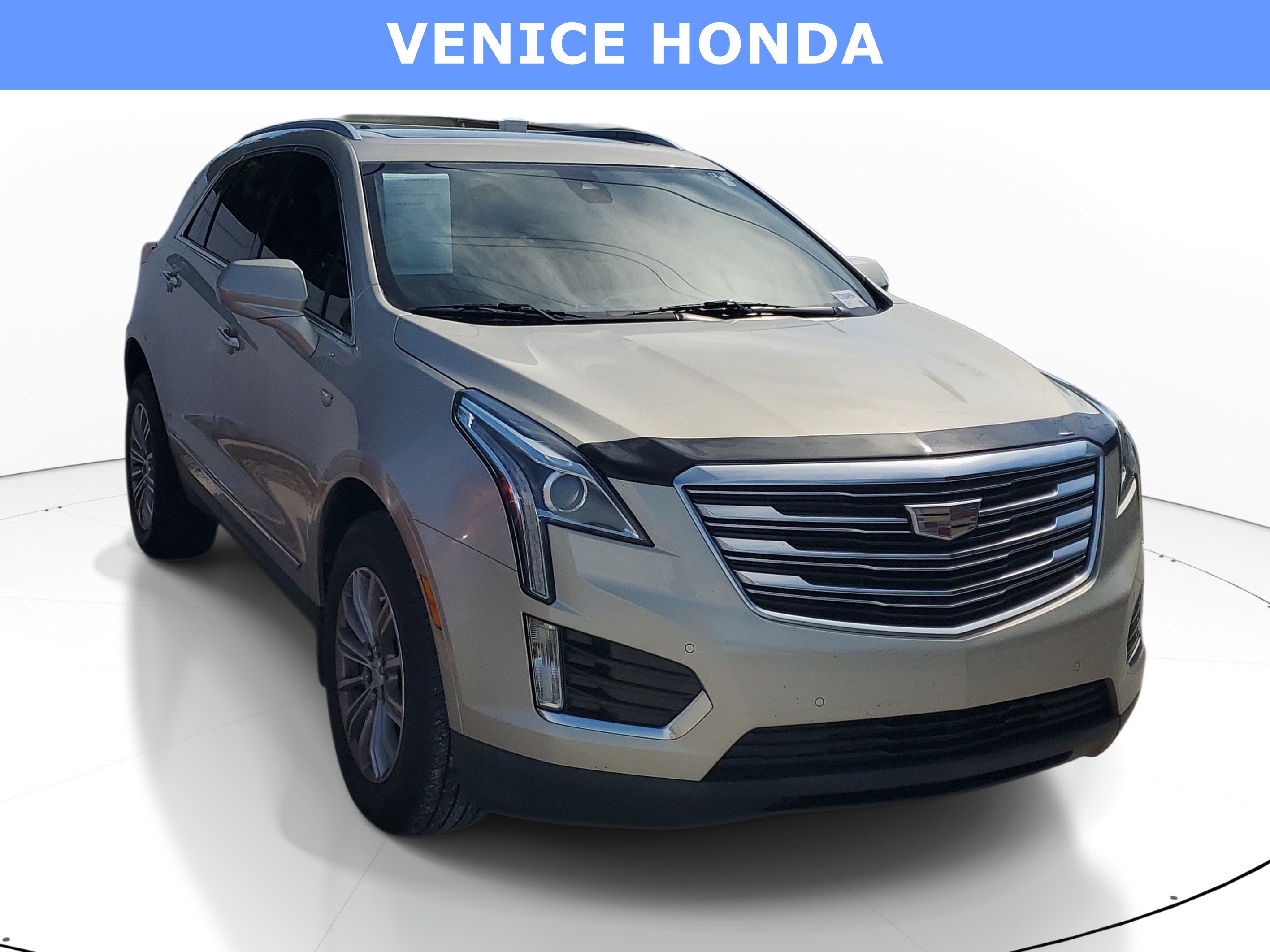 Used 2017 Cadillac XT5 Luxury w/ Driver Awareness Package FWD video 1