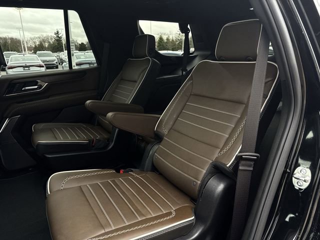 Certified 2025 GMC Yukon Denali Ultimate w/ LPO, Floor Liner Package AWD/4WD image 26