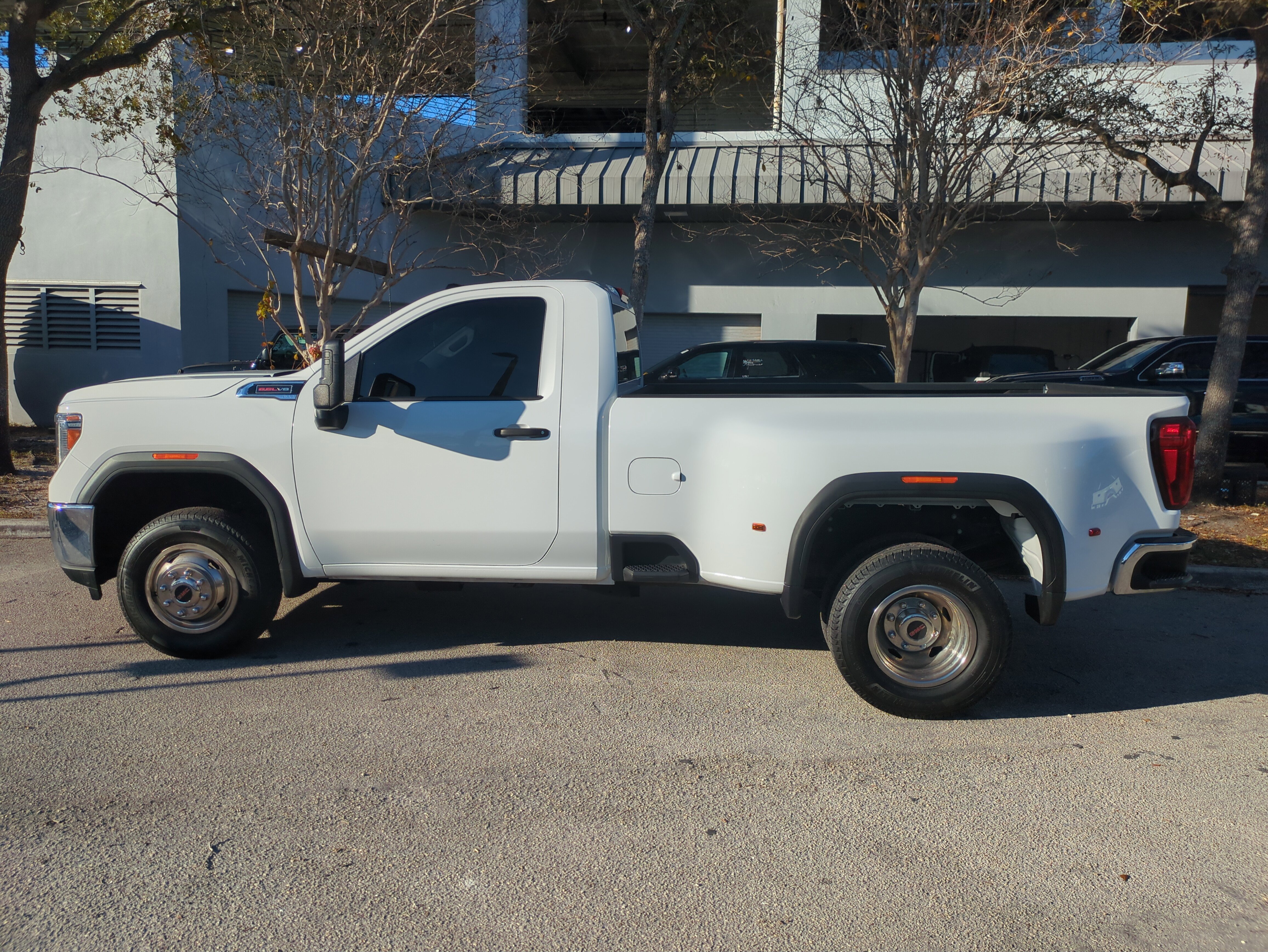 Used 2023 GMC Sierra 3500 Pro image 8