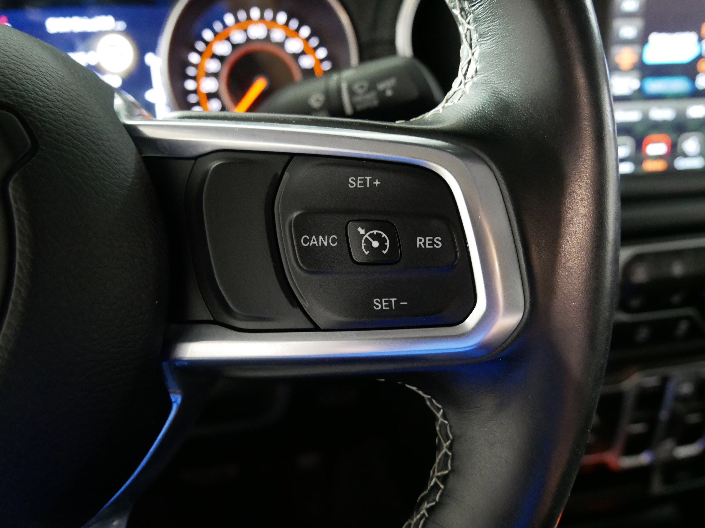 Used 2020 Jeep Gladiator Overland AWD/4WD image 28