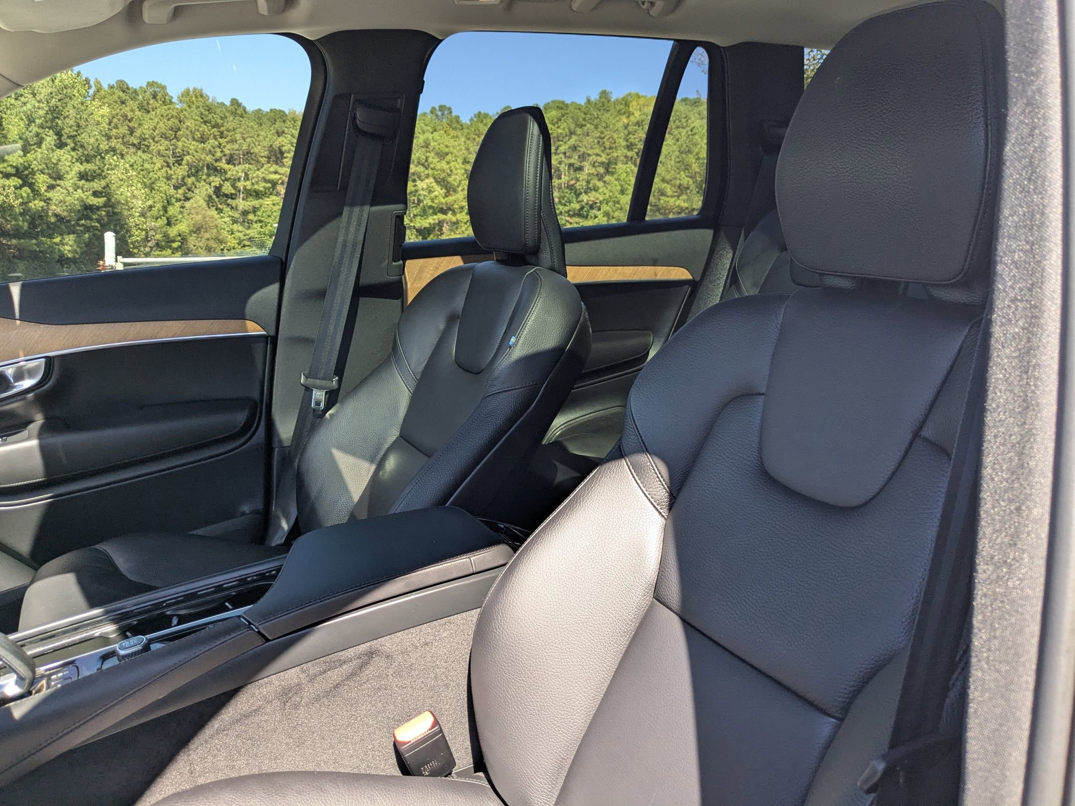 Used 2024 Volvo XC90 B6 Plus w/ Protection Package Premier image 14