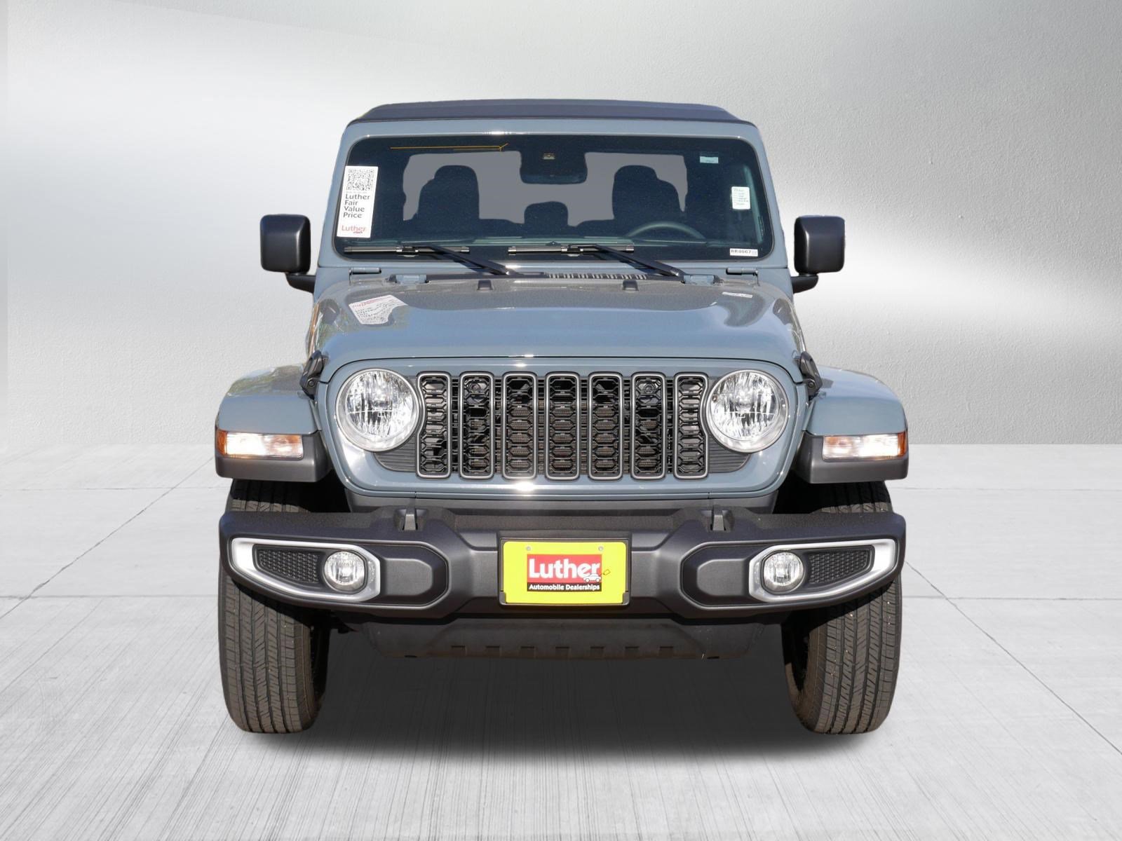 Used 2025 Jeep Gladiator Sport AWD/4WD video 2